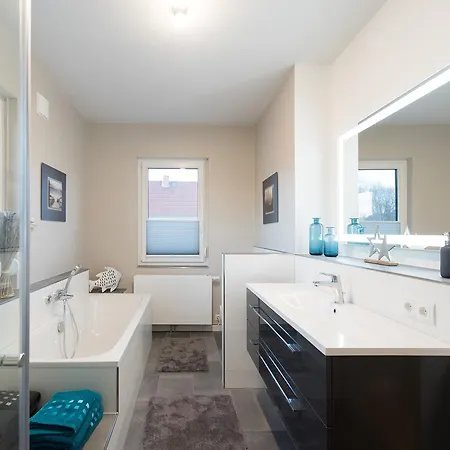 Mosaic Apartment *